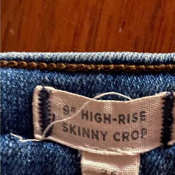 Madewell 9” high rise skinny cropped 26 fayed cuffs - Picture 3 of 9